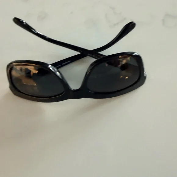 Vogue Black Cat-Eye Sunglasses for Women - Picture 6 of 6